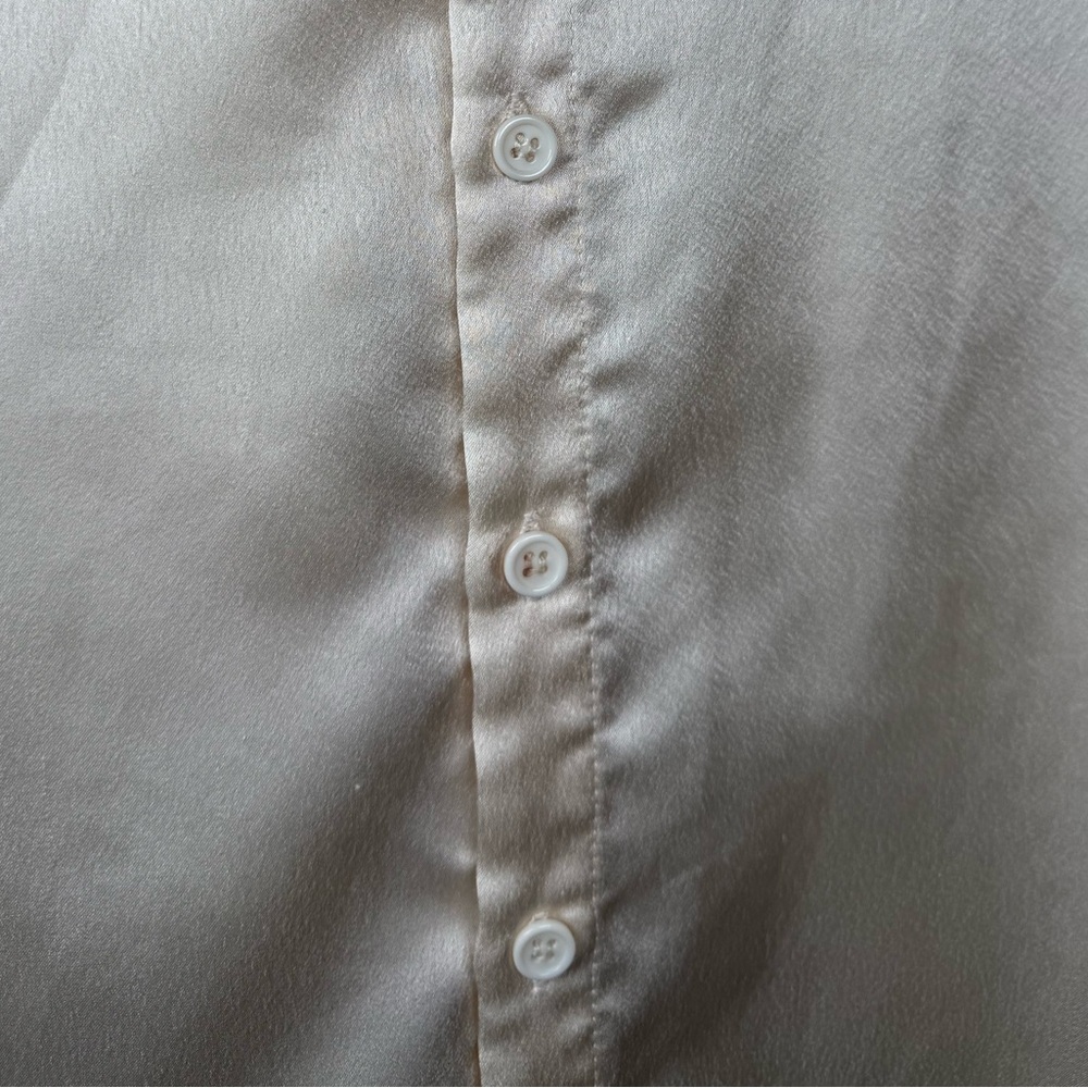 Missguided Satin Like Mid Fit Button Up Blouse with Collar - Size 4 in Cream - Picture 5 of 10
